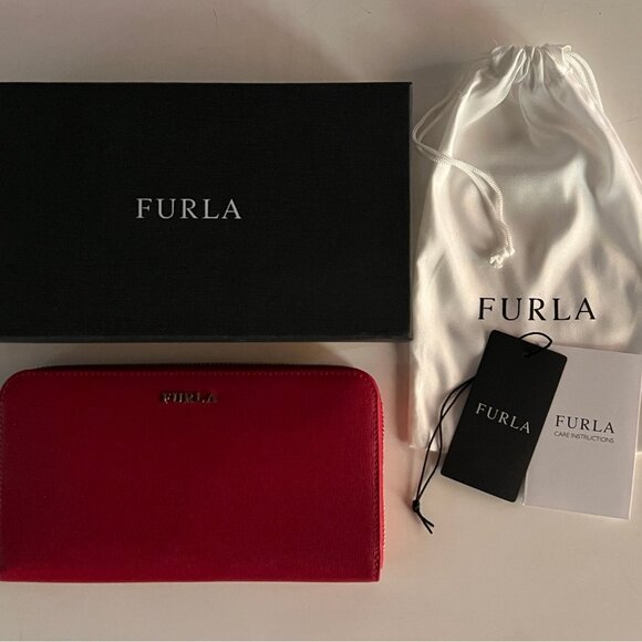 Furla extra large zip around leather wallet. Brand new with tags in box - Picture 5 of 5